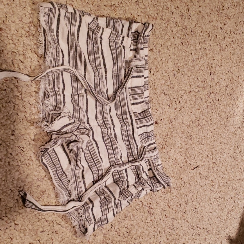 White and grey Jolt linen shorts
